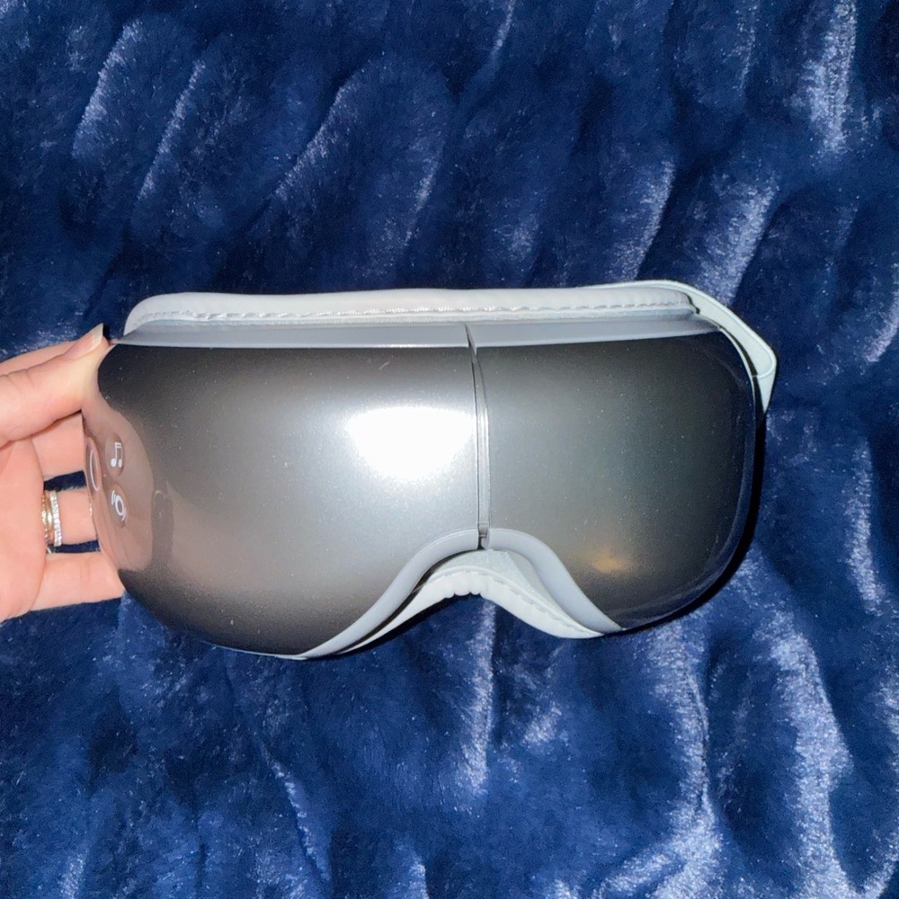 EYERIS 1 EYE MASSAGER- brand new without box